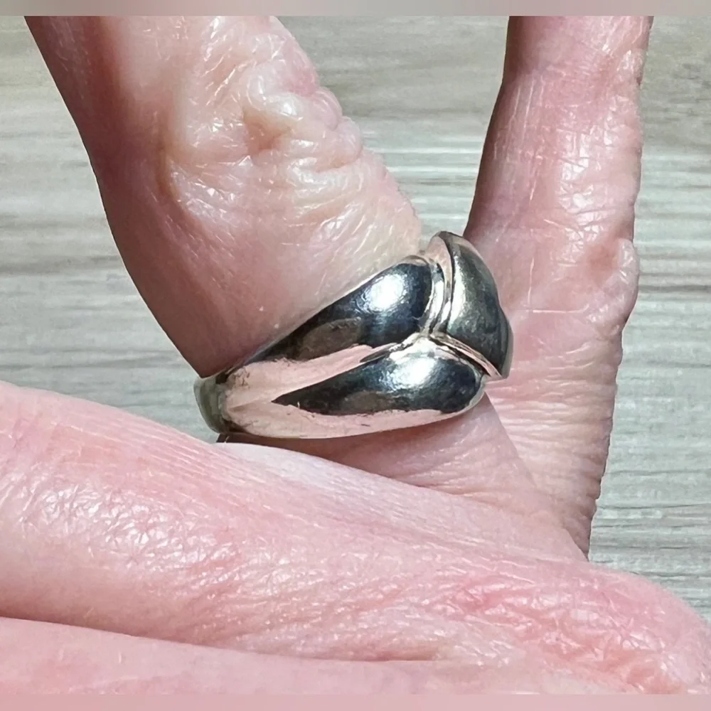 Vintage Designer Signed (M) Sterling Silver Smooth Knot Band Ring, Size 6, 4.6g